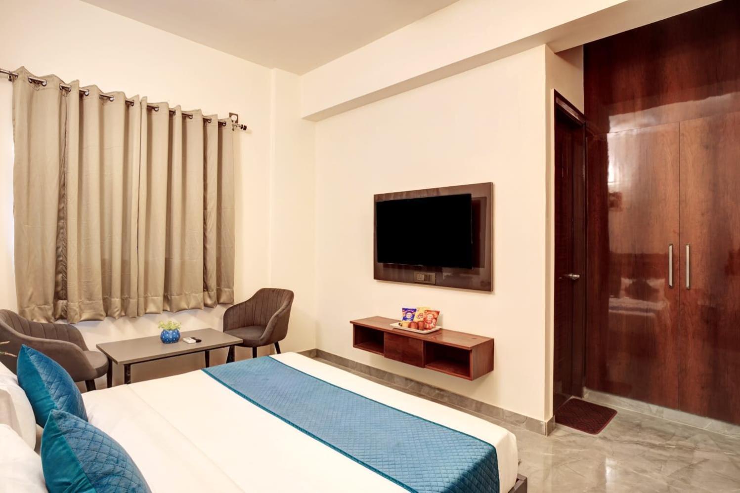 Hotel Elite Grand Near Kailash Hospital Нойда Экстерьер фото